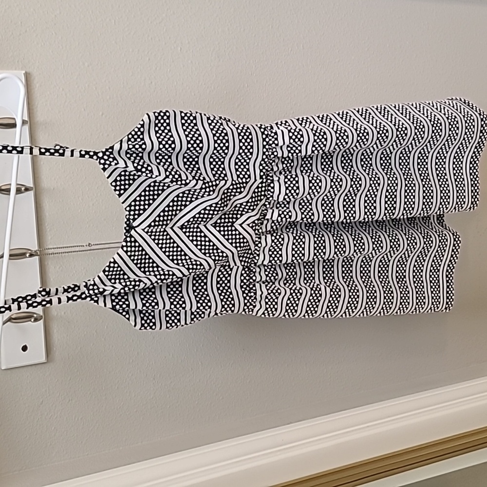 Short Black and white dress